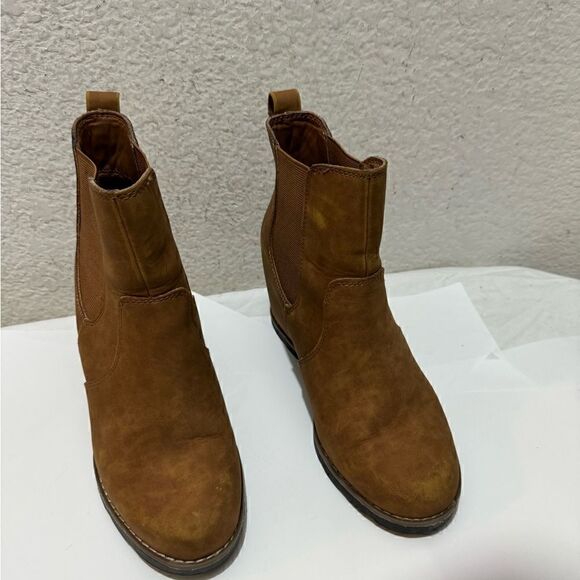 Universal Thread wedge boot tan size 7 - Picture 2 of 8